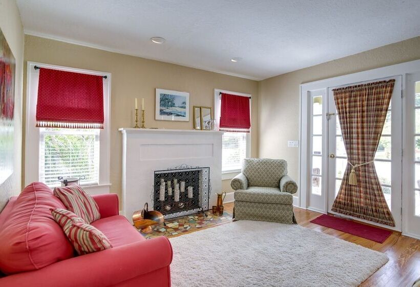 Charming St Petersburg Bungalow 2 Mi To Downtown!