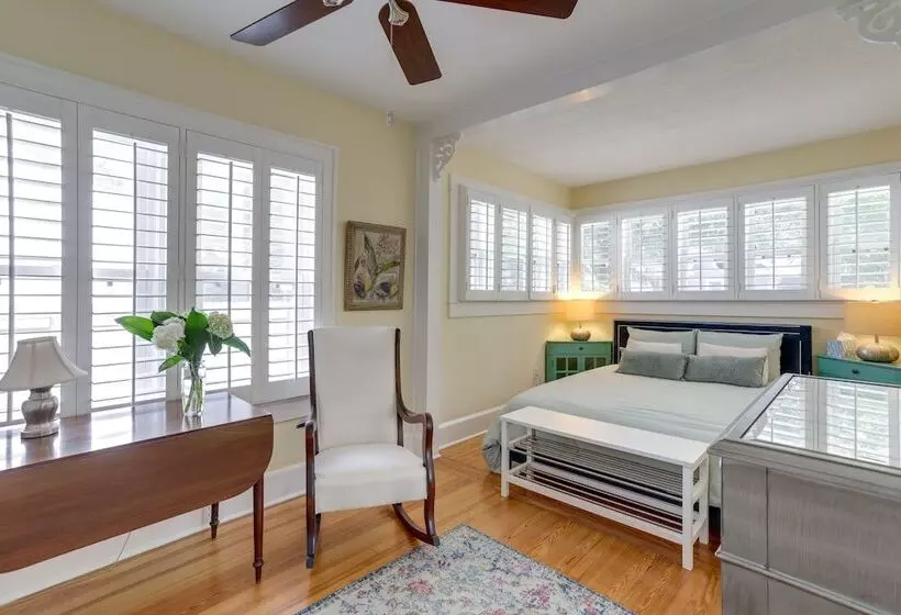 Charming St Petersburg Bungalow 2 Mi To Downtown!