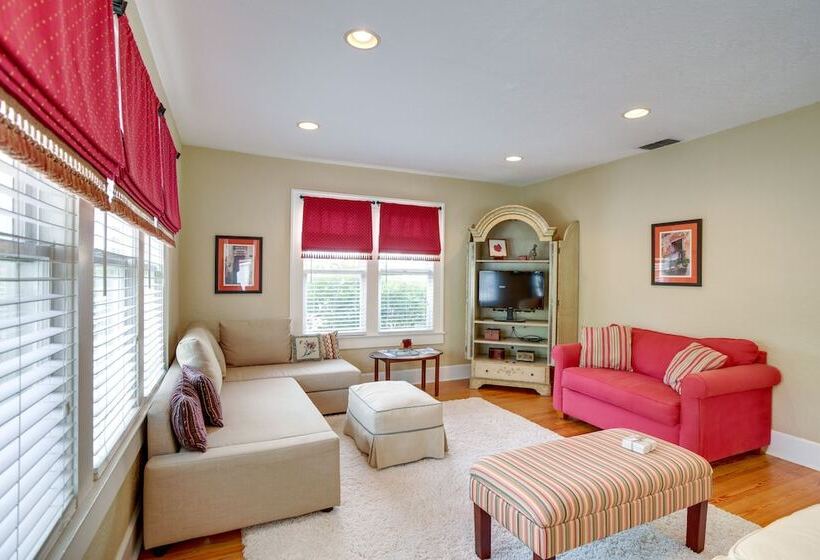 Charming St Petersburg Bungalow 2 Mi To Downtown!