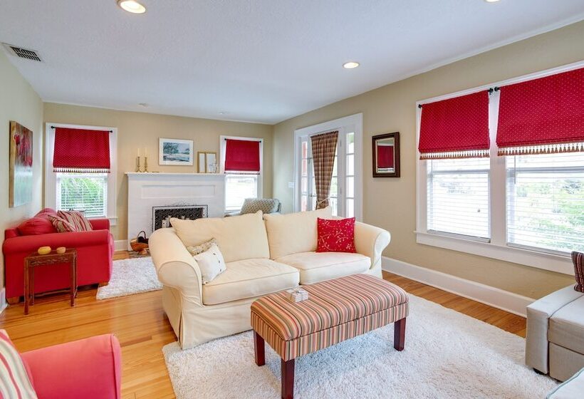 Charming St Petersburg Bungalow 2 Mi To Downtown!