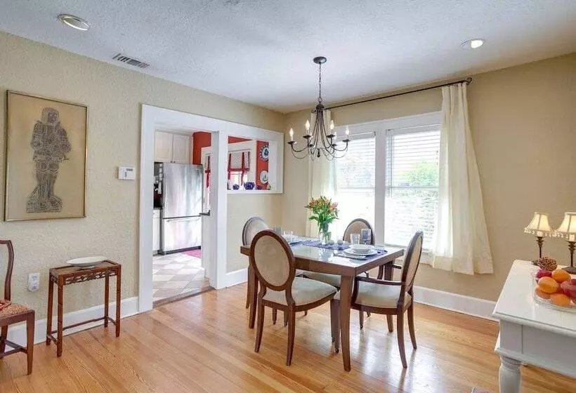 Charming St Petersburg Bungalow 2 Mi To Downtown!