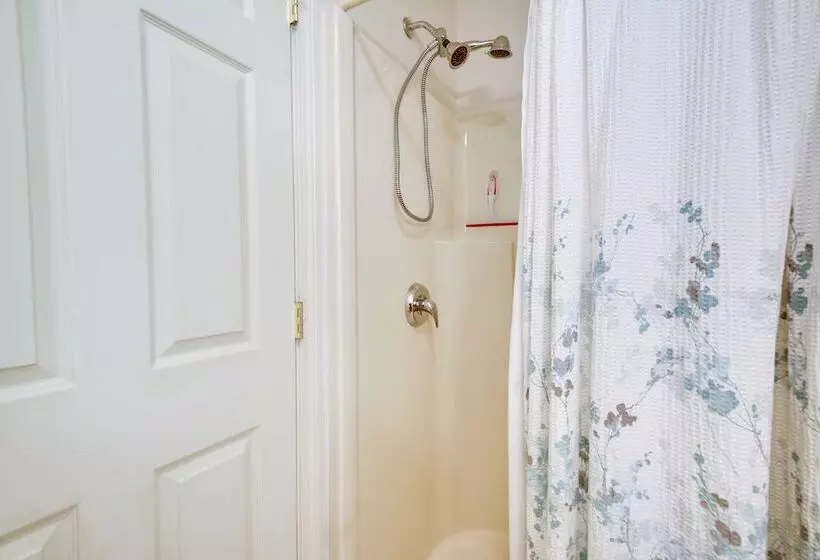 Cozy Campton Home: 10 Mi To Tenney Mountain Resort