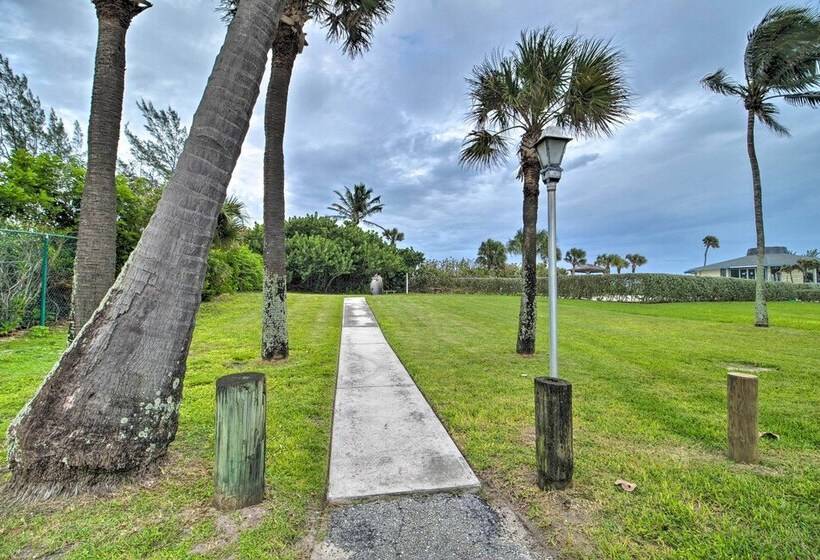Cozy Jensen Beach Home: Pool Access, Walk To Beach