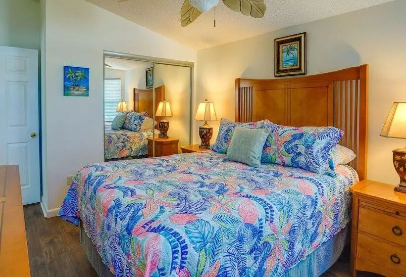 Cozy Jensen Beach Home: Pool Access, Walk To Beach