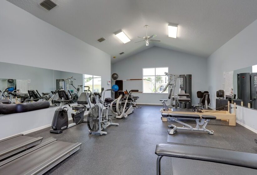 Cozy Jensen Beach Home: Pool Access, Walk To Beach