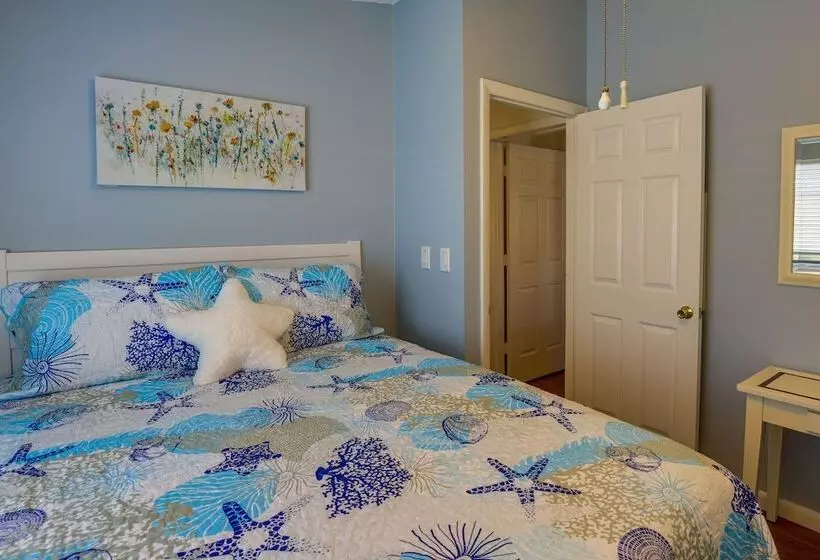 Cozy Jensen Beach Home: Pool Access, Walk To Beach