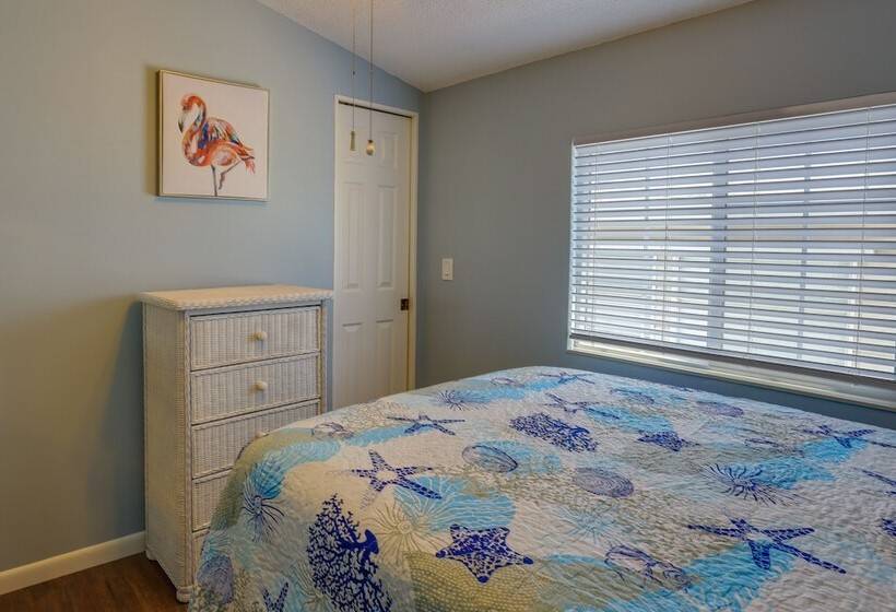 Cozy Jensen Beach Home: Pool Access, Walk To Beach