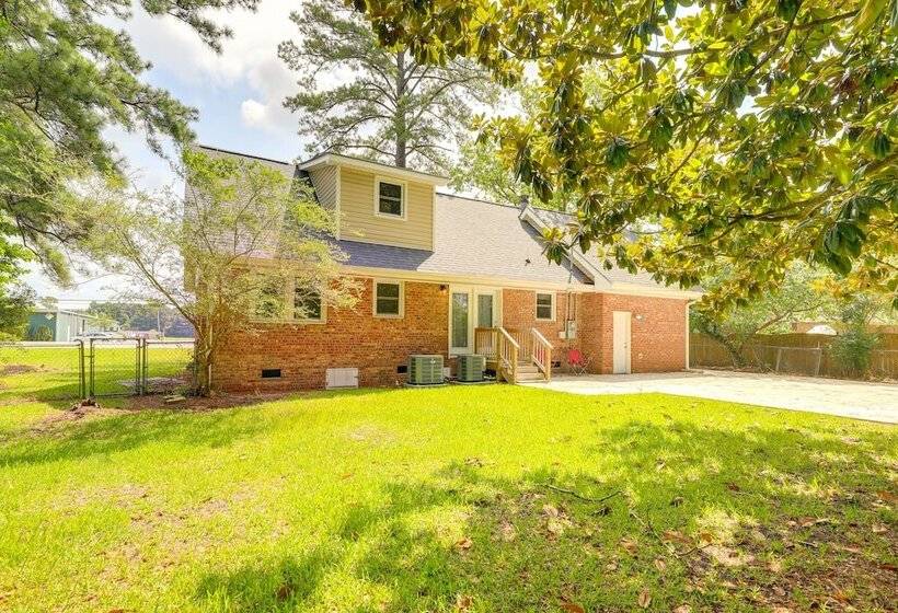 Cozy North Carolina Retreat Near Beaches & Golfing