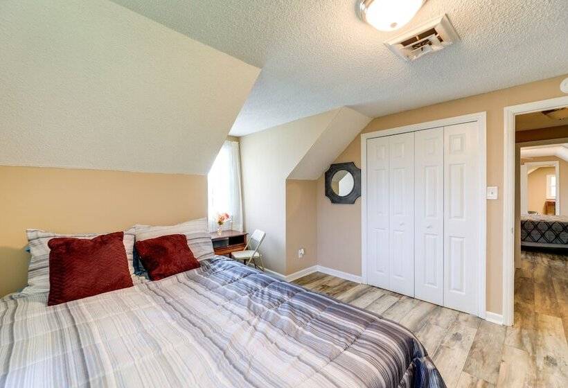 Cozy North Carolina Retreat Near Beaches & Golfing