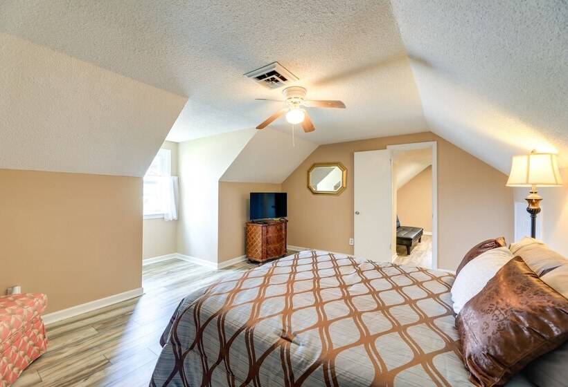 Cozy North Carolina Retreat Near Beaches & Golfing