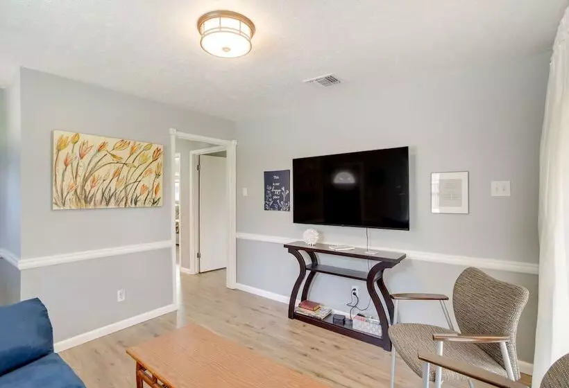 Cozy Shenandoah Home < 2 Mi To The Woodlands Mall!