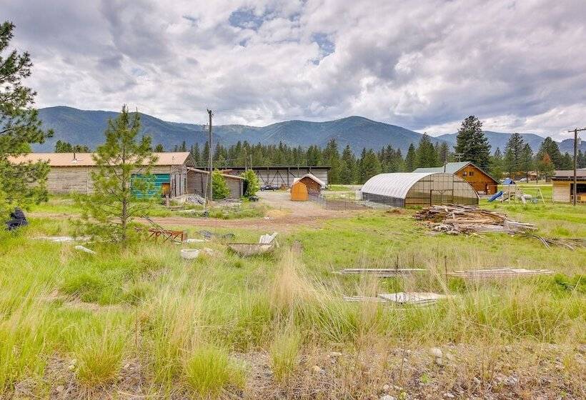 Cozy Thompson Falls Cabin W/ Mountain Views