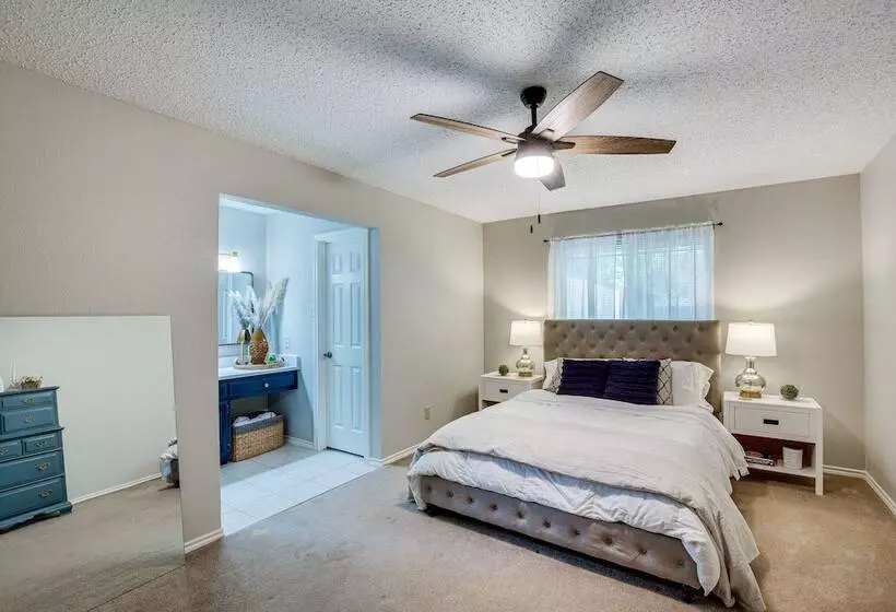 Darling Waxahachie Home W/ Yard & Fire Pit!