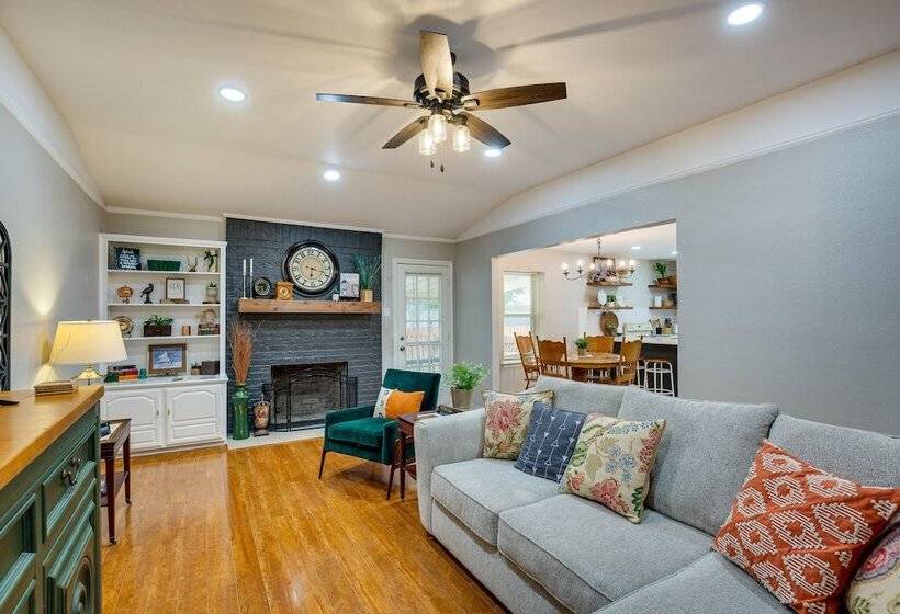 Darling Waxahachie Home W/ Yard & Fire Pit!