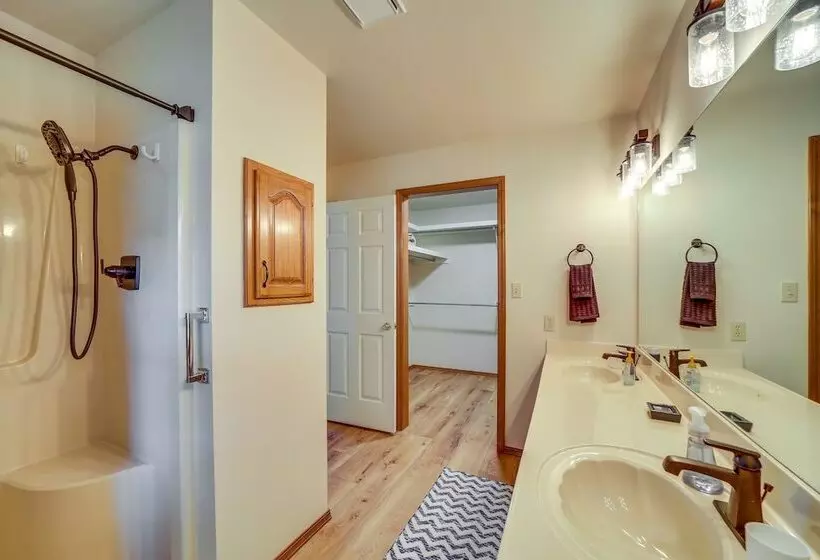 Grove Family Home W/ Shared Dock: Near Grand Lake!