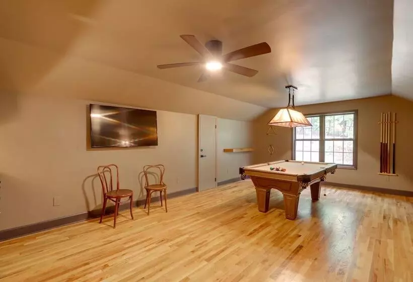 Hayesville River Run Home On Hiwassee River!