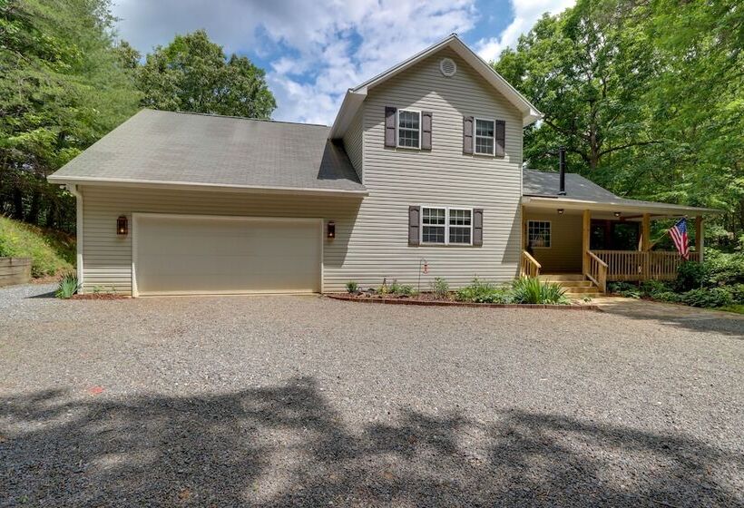 Hayesville River Run Home On Hiwassee River!