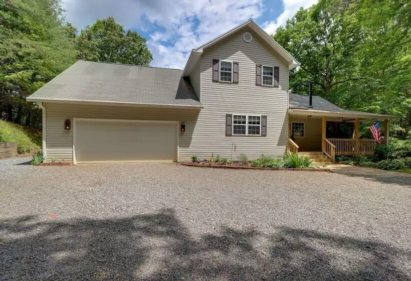 Hayesville River Run Home On Hiwassee River!