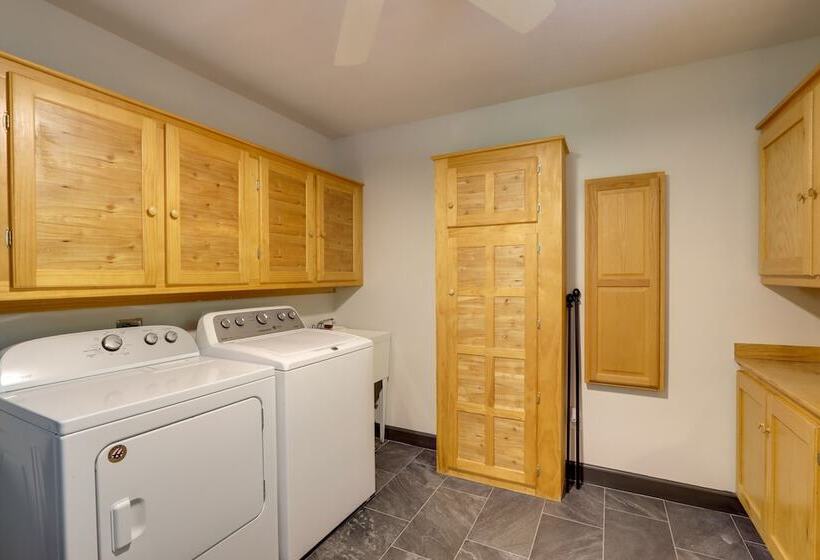 Hayesville River Run Home On Hiwassee River!