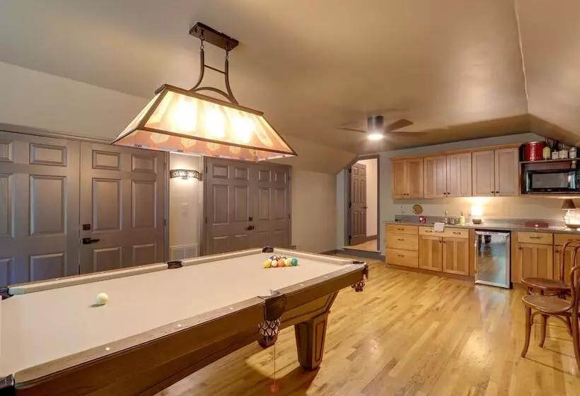 Hayesville River Run Home On Hiwassee River!