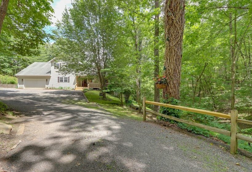 Hayesville River Run Home On Hiwassee River!