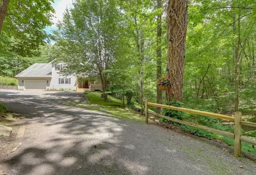 Hayesville River Run Home On Hiwassee River!