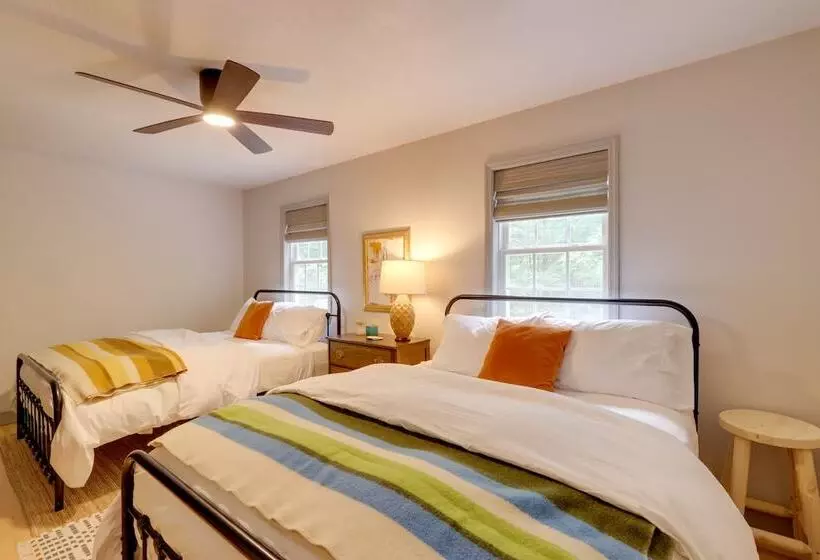 Hayesville River Run Home On Hiwassee River!