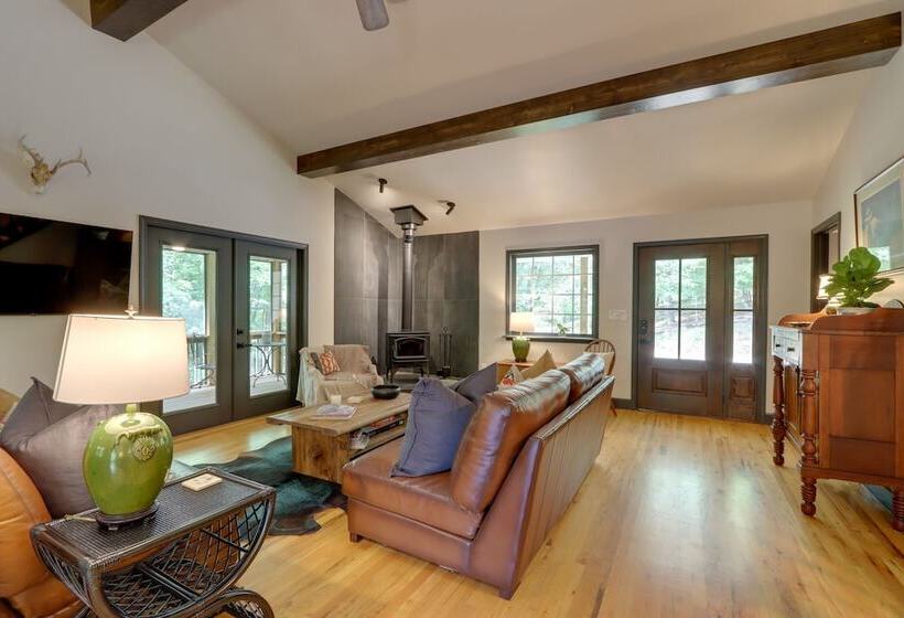 Hayesville River Run Home On Hiwassee River!