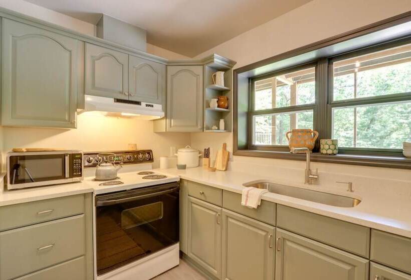 Hayesville River Run Home On Hiwassee River!