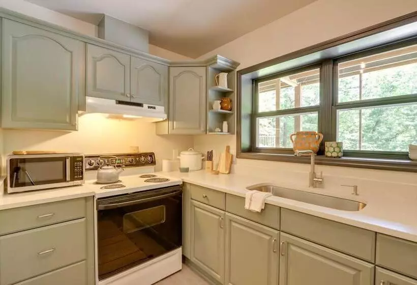 Hayesville River Run Home On Hiwassee River!