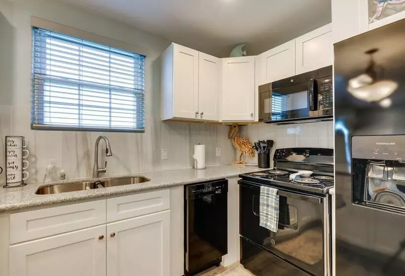 Heron Bay Cottage   Rockport   Enjoy Bay Living!