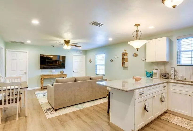 Heron Bay Cottage   Rockport   Enjoy Bay Living!