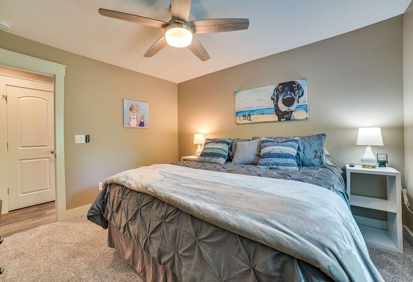 Houghton Lake Home W/ Private Dock + Kayaks!