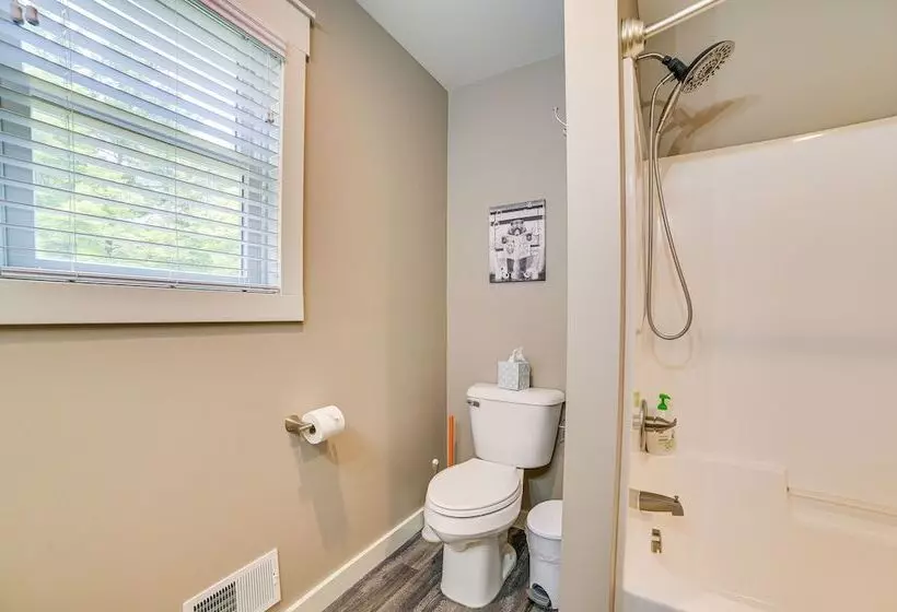 Houghton Lake Home W/ Private Dock + Kayaks!