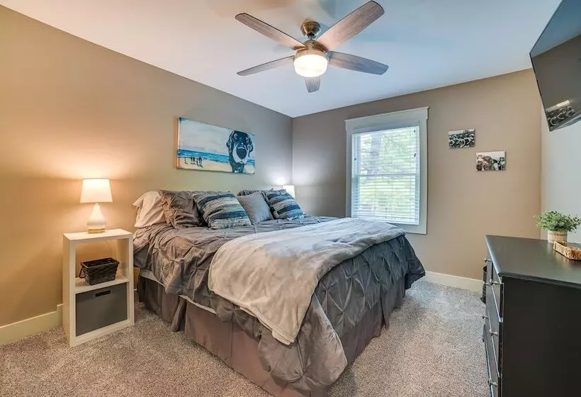 Houghton Lake Home W/ Private Dock + Kayaks!