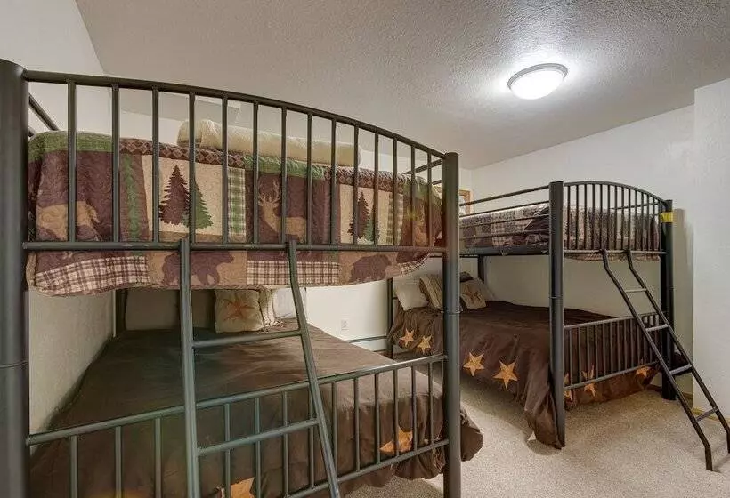 Jefferson Home W/ Mountain Views: Near Ski Slopes!