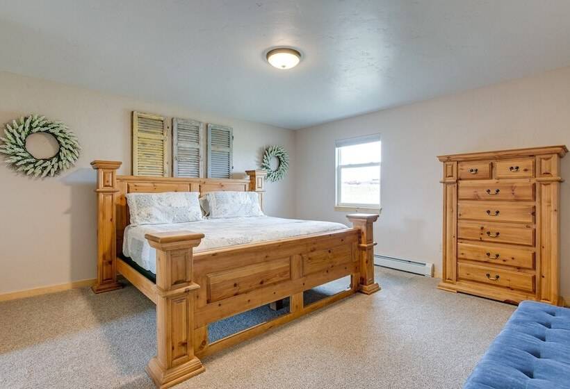 Jefferson Home W/ Mountain Views: Near Ski Slopes!