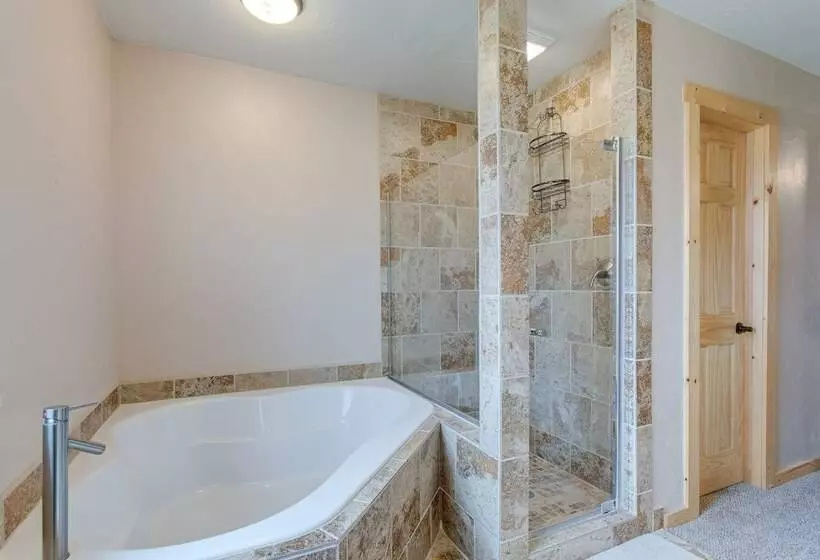 Jefferson Home W/ Mountain Views: Near Ski Slopes!