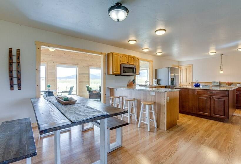 Jefferson Home W/ Mountain Views: Near Ski Slopes!