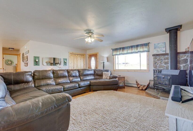 Jefferson Home W/ Mountain Views: Near Ski Slopes!