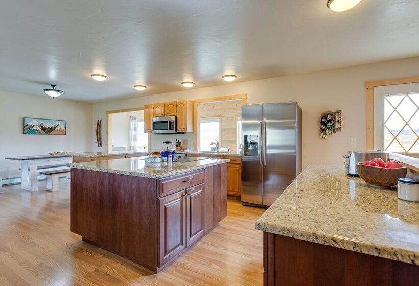 Jefferson Home W/ Mountain Views: Near Ski Slopes!