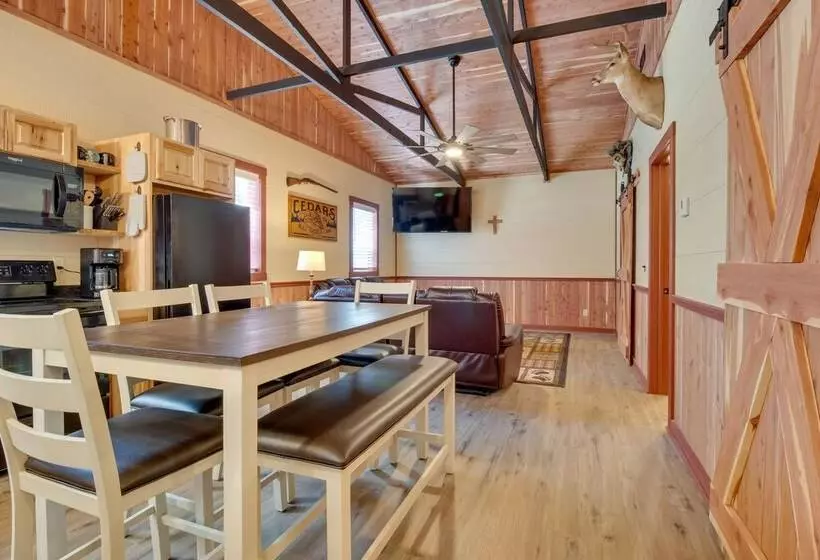 Lakefront Bull Shoals Cabin Rental: Pets Welcome!