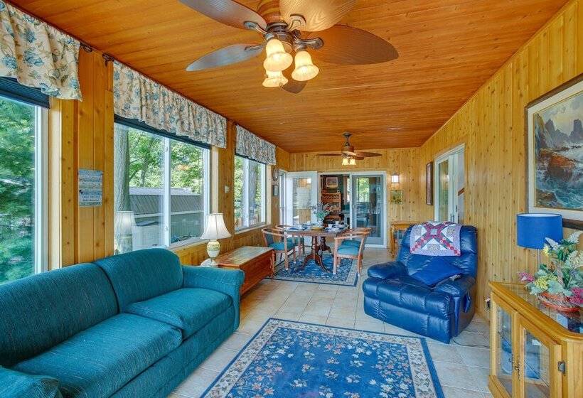 Lakefront Cadillac Retreat W/ Sauna + Boating!