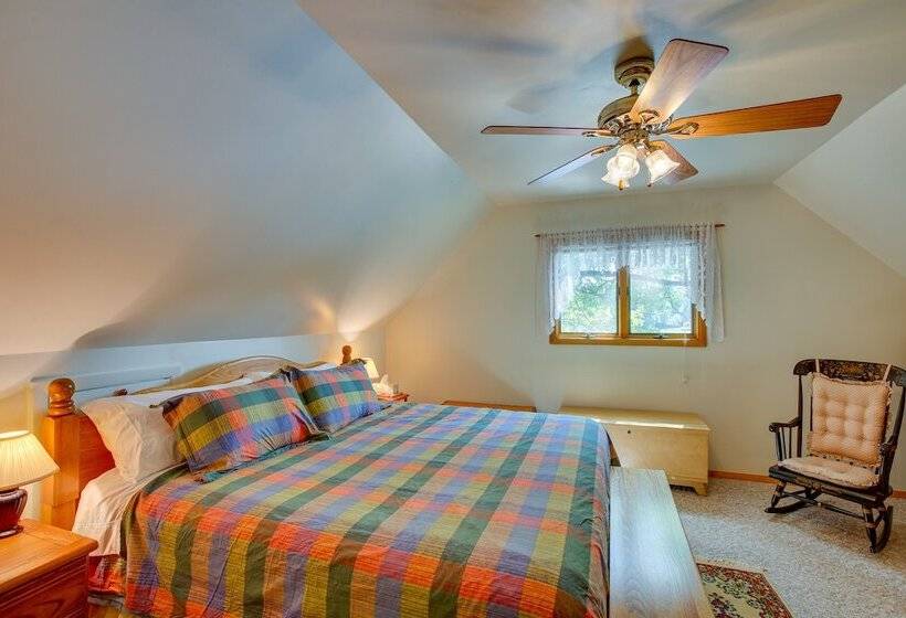 Lakefront Cadillac Retreat W/ Sauna + Boating!