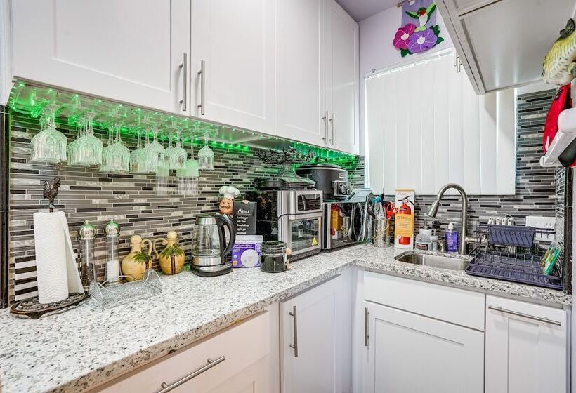 Lush Vallejo Cottage 20 Mi To Napa Wineries