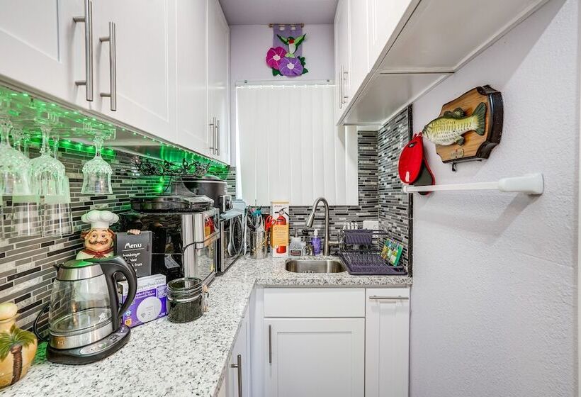 Lush Vallejo Cottage 20 Mi To Napa Wineries