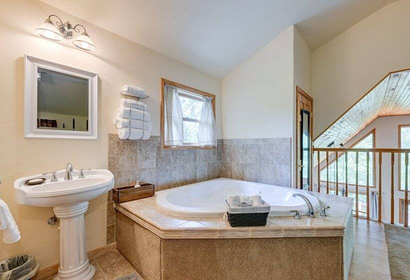 Marble Mountainside Escape W/ Wraparound Deck