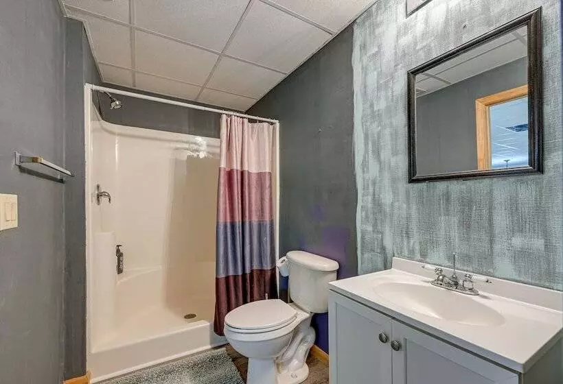 Marble Mountainside Escape W/ Wraparound Deck