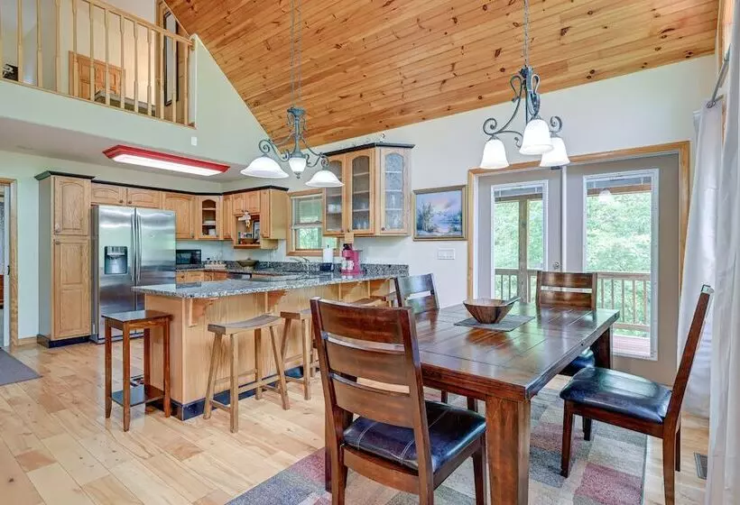 Marble Mountainside Escape W/ Wraparound Deck