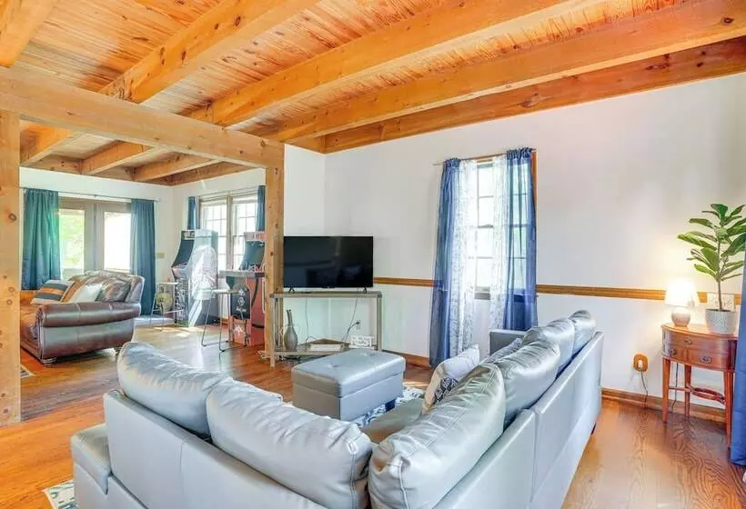 Mcgaheysville Home W/ Screened Porch & Gas Grill!